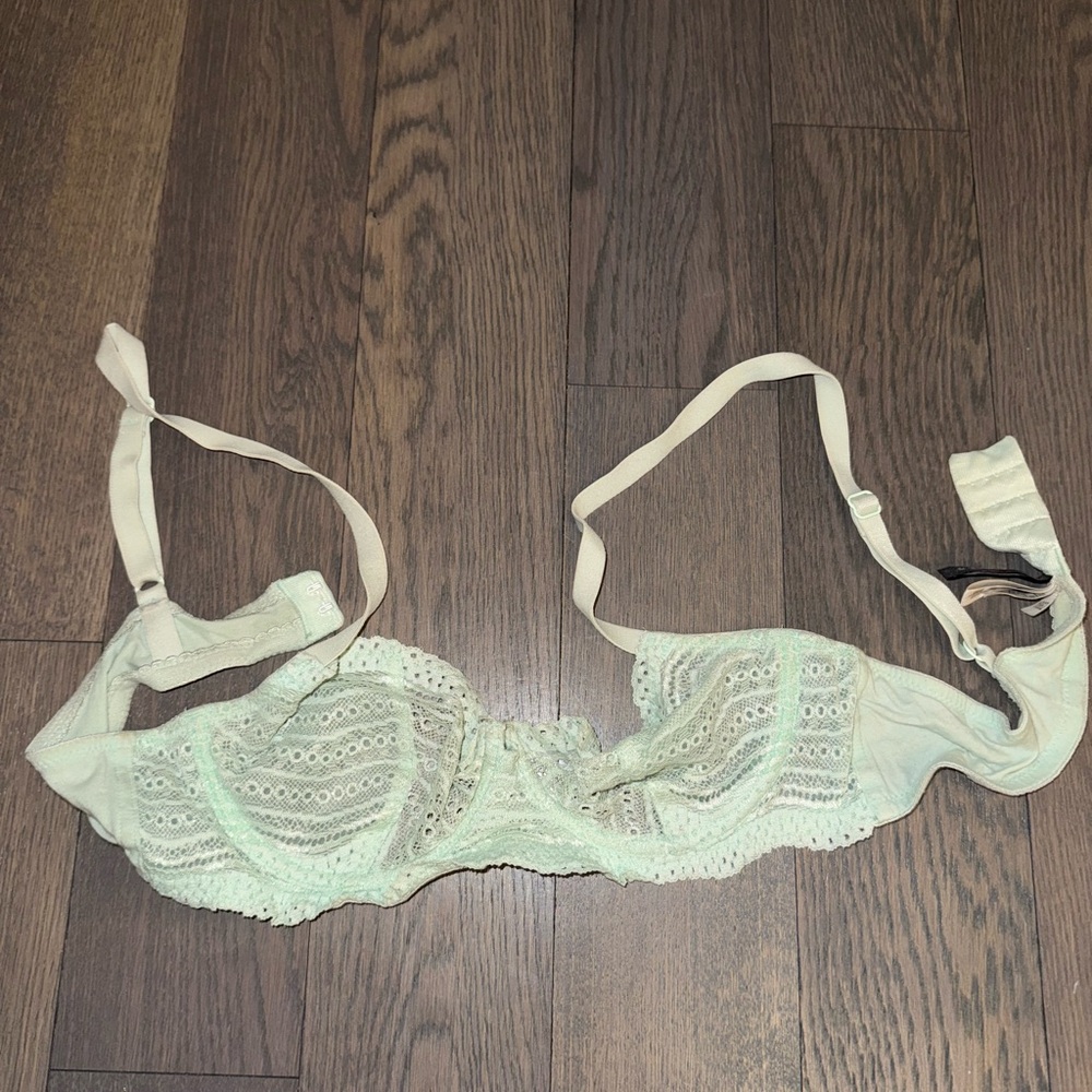 Cosabella Cream Wireless Lace Bra Intimates 32B mint green